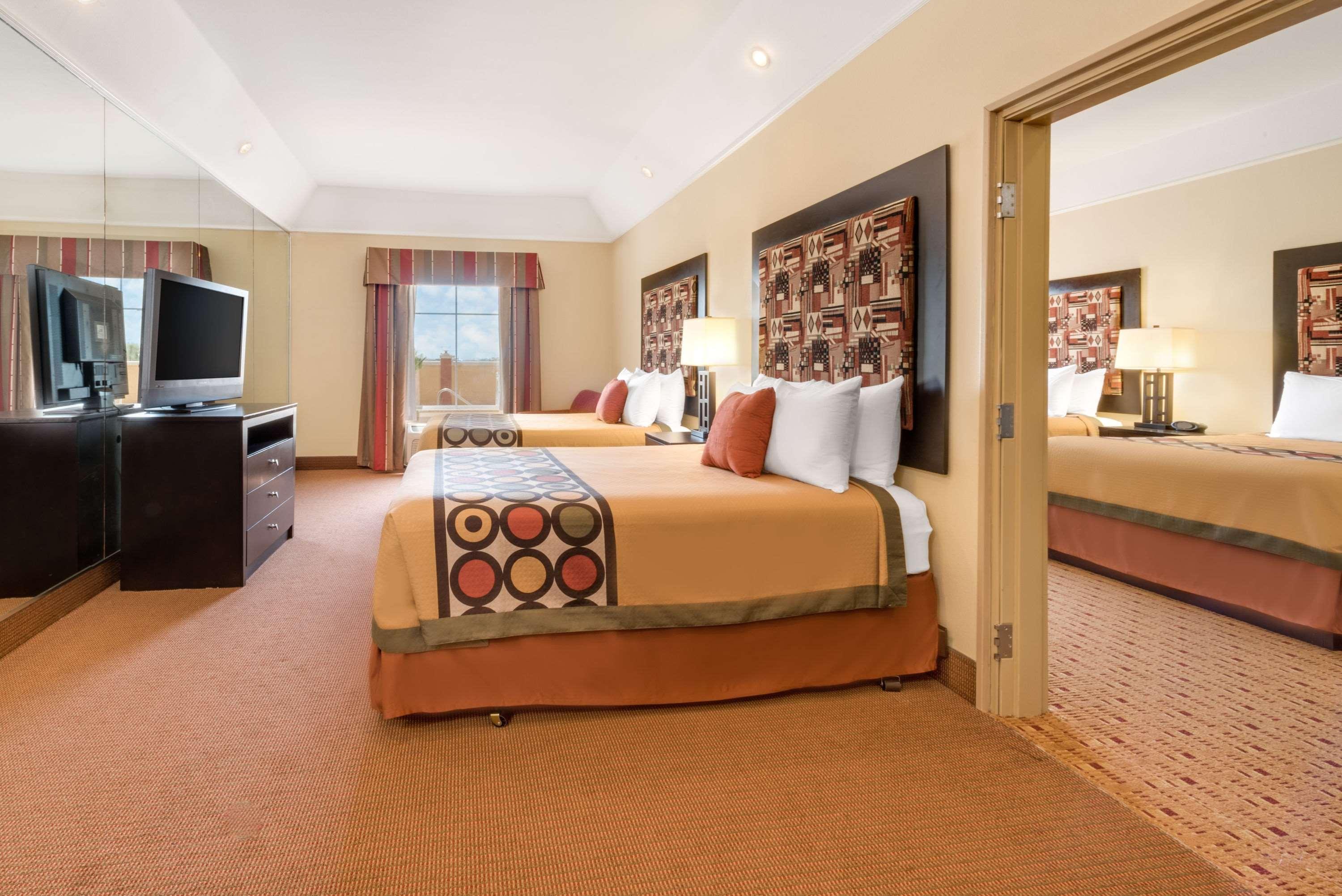 Super 8 By Wyndham Hidalgo At La Plaza Mall & Mcallen Airport Ngoại thất bức ảnh