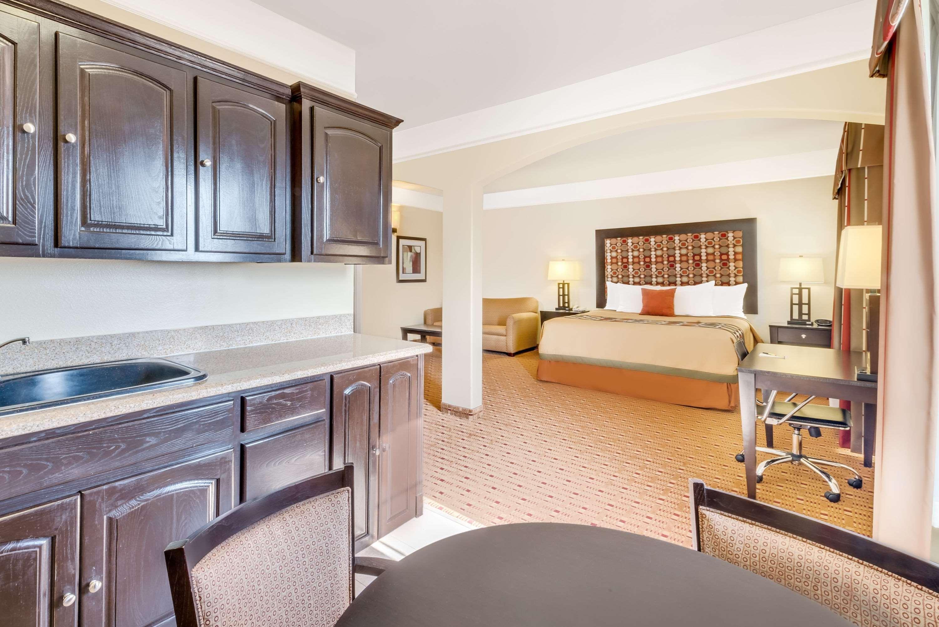 Super 8 By Wyndham Hidalgo At La Plaza Mall & Mcallen Airport Ngoại thất bức ảnh