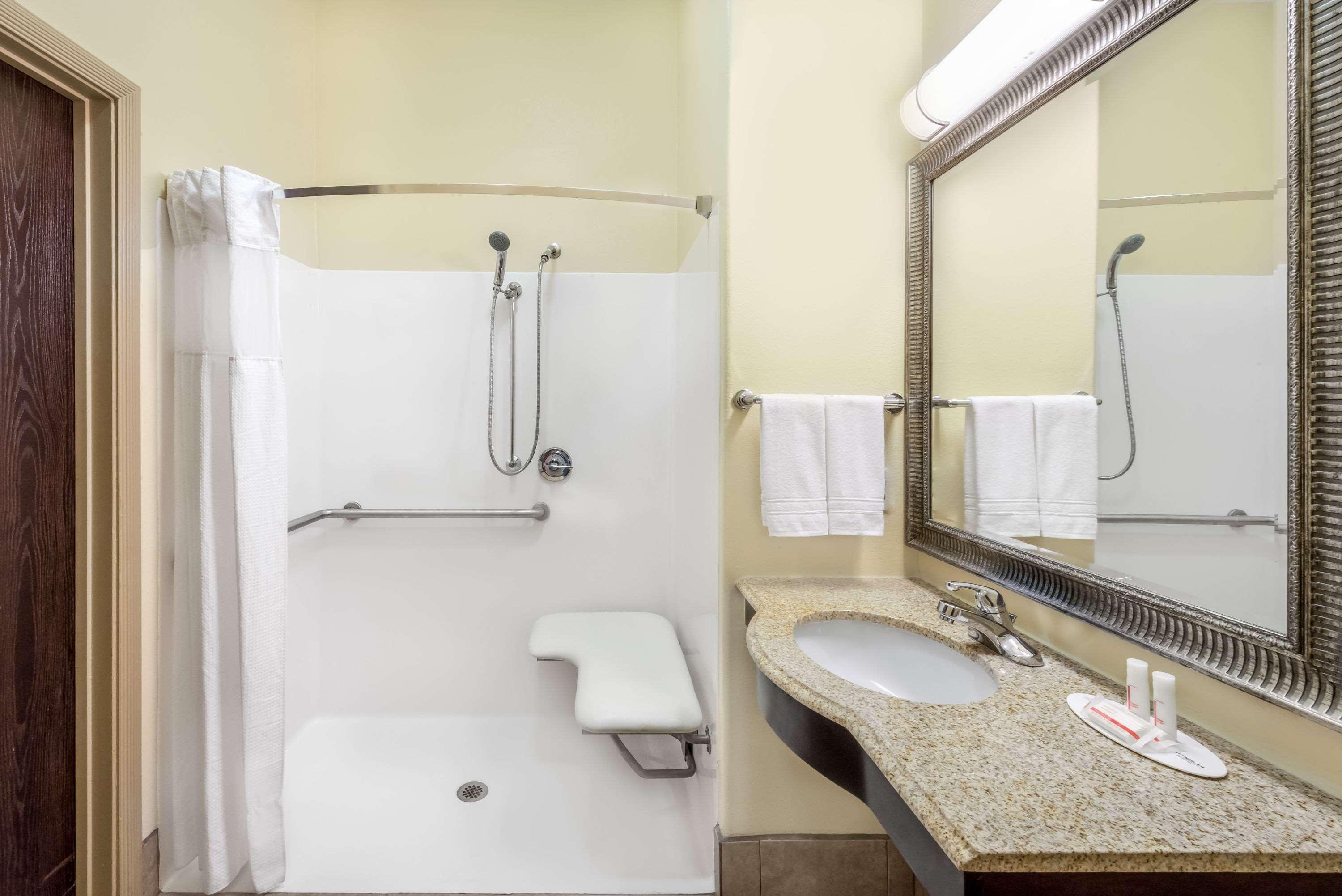 Super 8 By Wyndham Hidalgo At La Plaza Mall & Mcallen Airport Ngoại thất bức ảnh