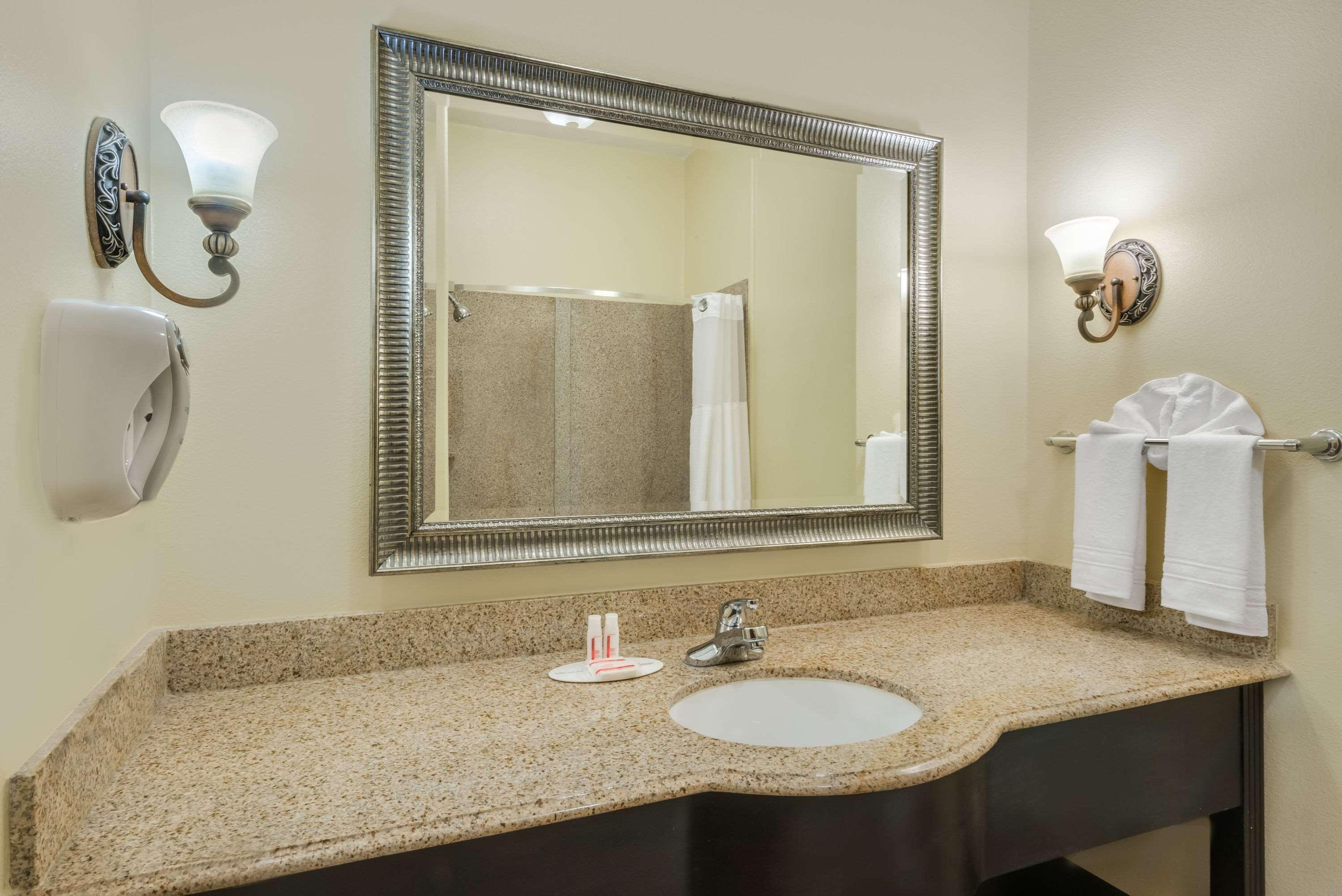 Super 8 By Wyndham Hidalgo At La Plaza Mall & Mcallen Airport Ngoại thất bức ảnh