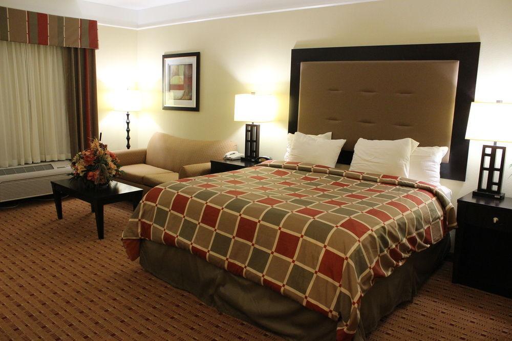 Super 8 By Wyndham Hidalgo At La Plaza Mall & Mcallen Airport Ngoại thất bức ảnh