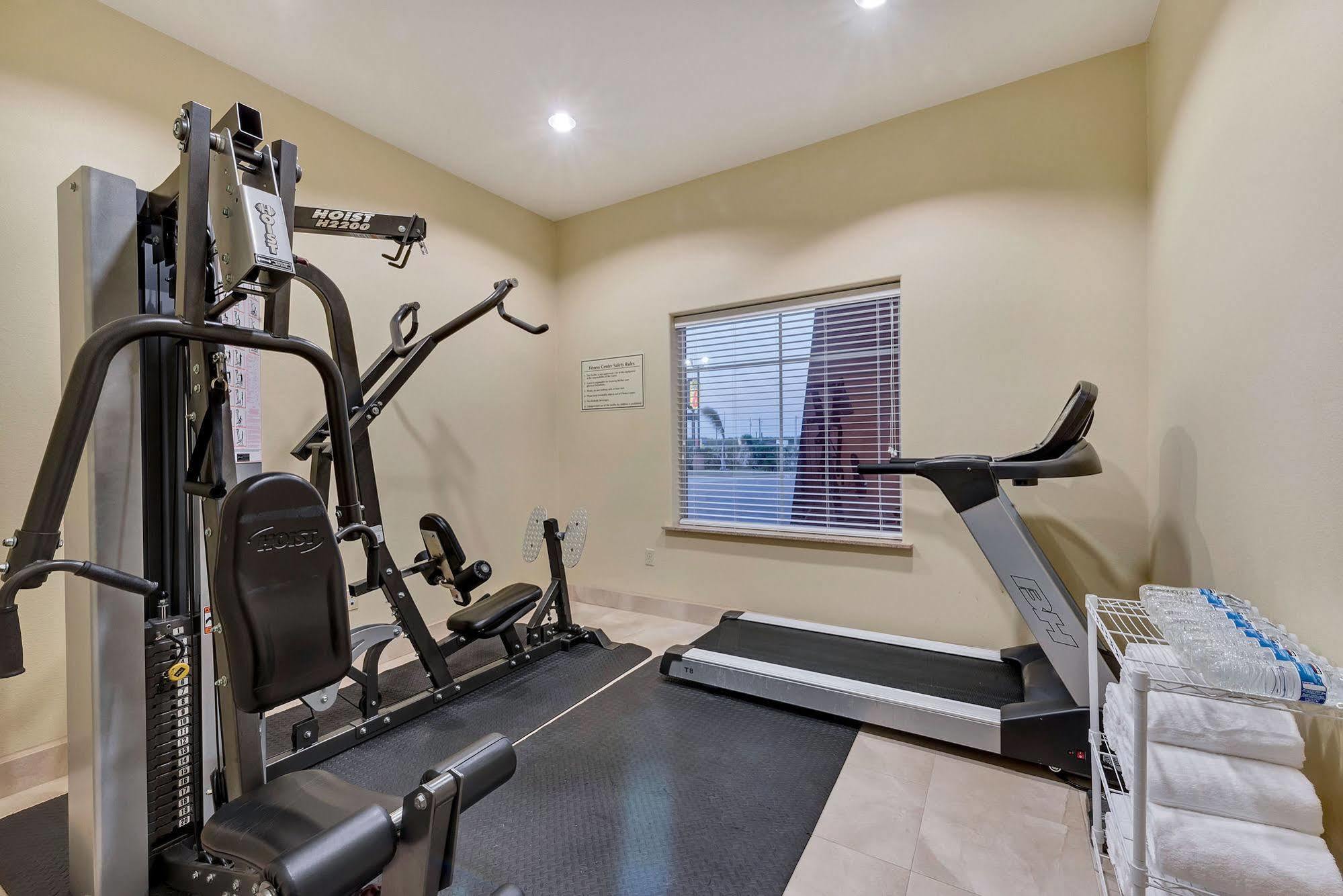 Super 8 By Wyndham Hidalgo At La Plaza Mall & Mcallen Airport Ngoại thất bức ảnh