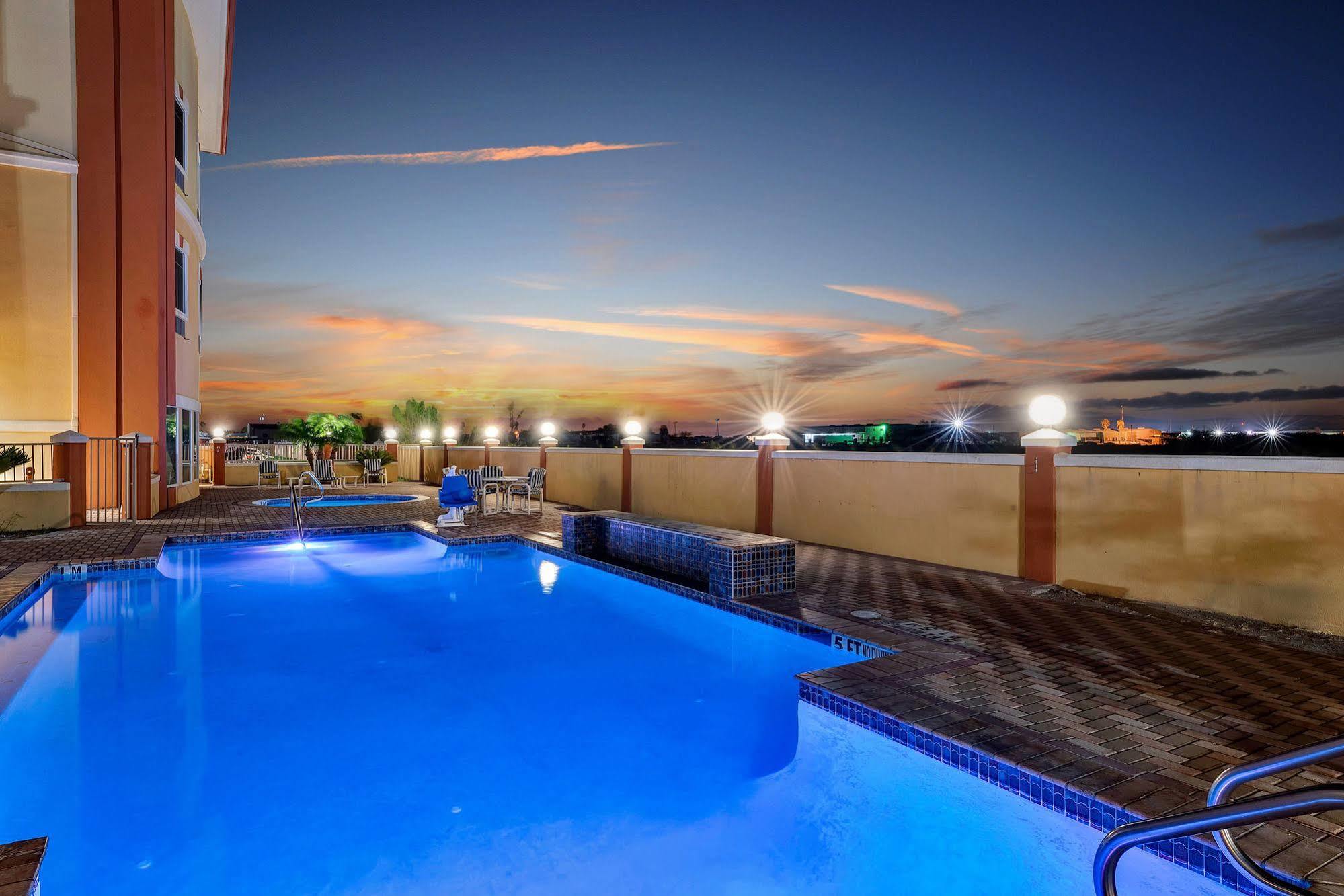 Super 8 By Wyndham Hidalgo At La Plaza Mall & Mcallen Airport Ngoại thất bức ảnh