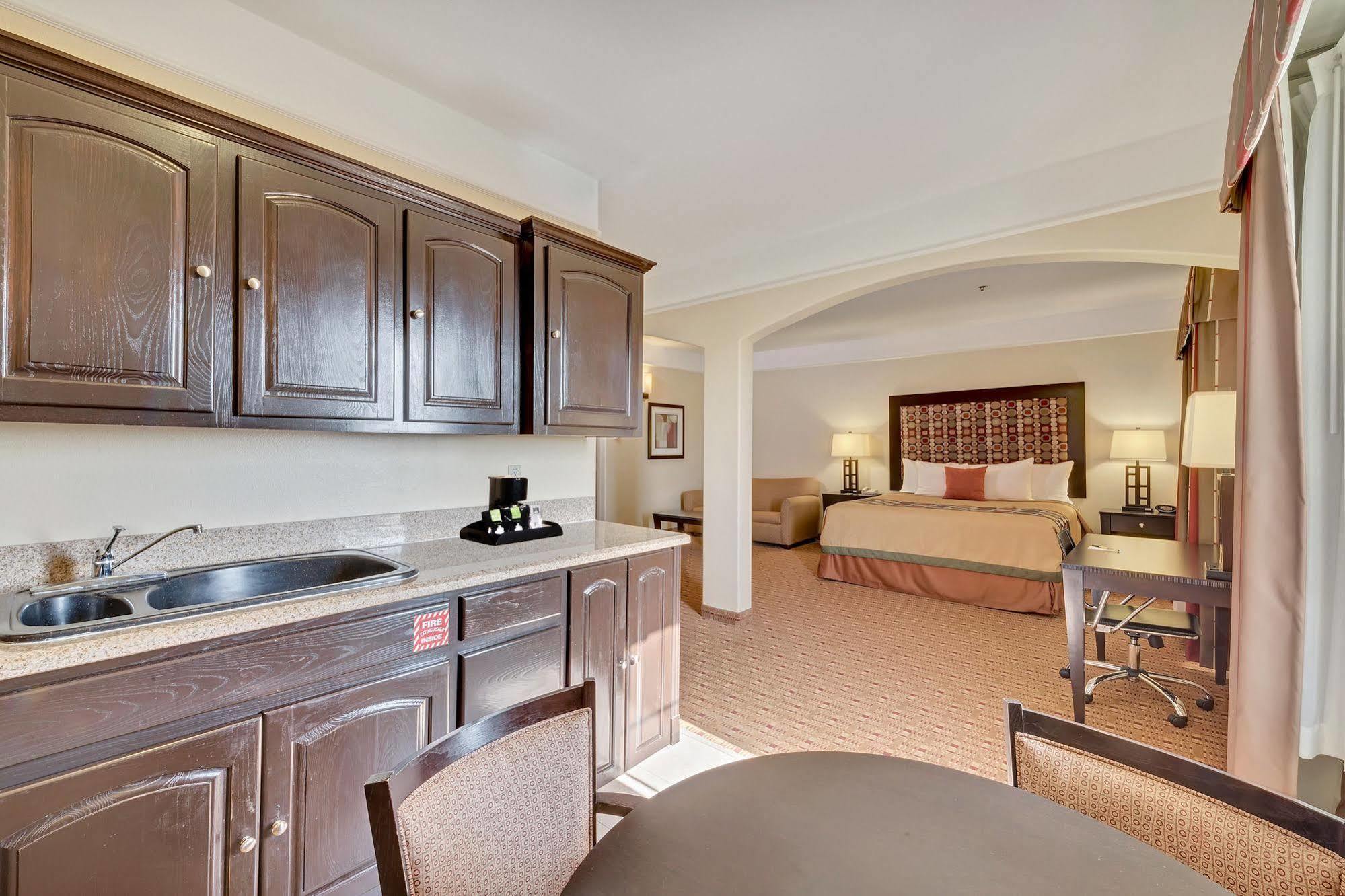 Super 8 By Wyndham Hidalgo At La Plaza Mall & Mcallen Airport Ngoại thất bức ảnh